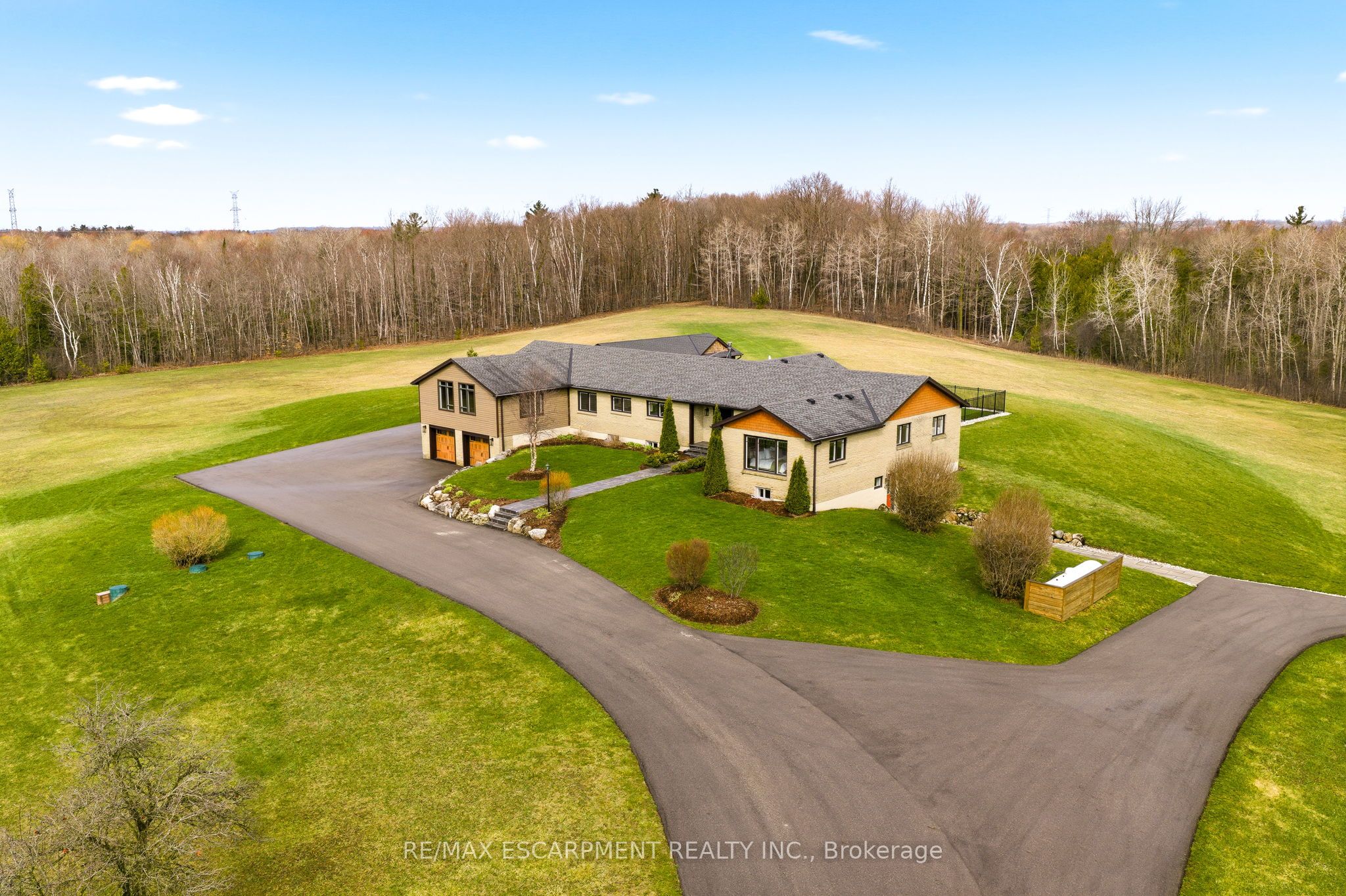 1371 10th Concession Road W