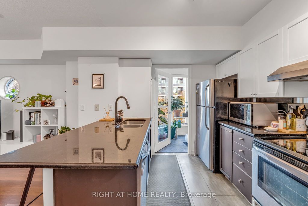 Photo of 600 Queens Quay W #202, Toronto, ON M5V 3M3 (MLS # C12850910)