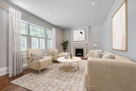 32 Roxborough Street E Toronto ON M4W 1V6
