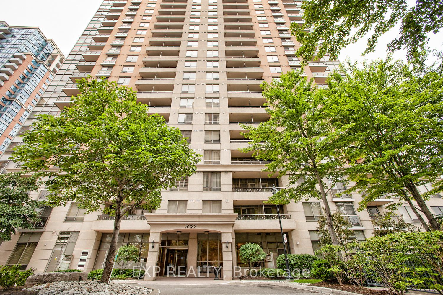 5233 Dundas Street W #1428