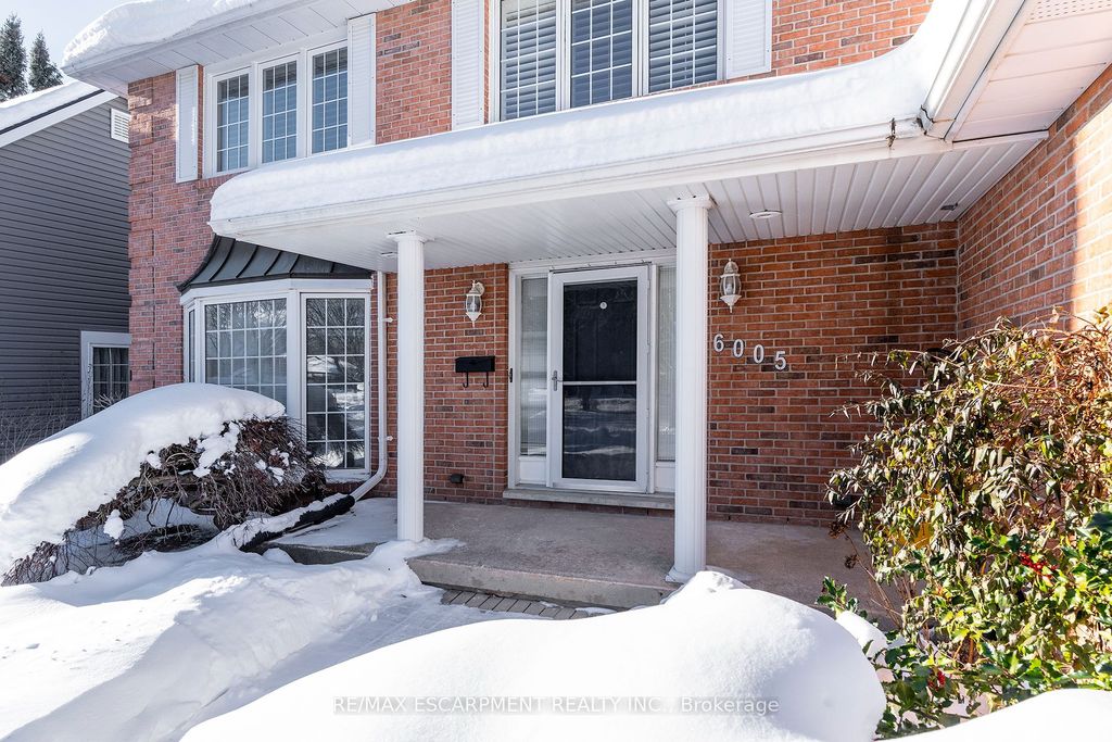 Photo of 6005 Mountaingate Drive, Niagara Falls, ON L2J 4H9 (MLS # X12731318)