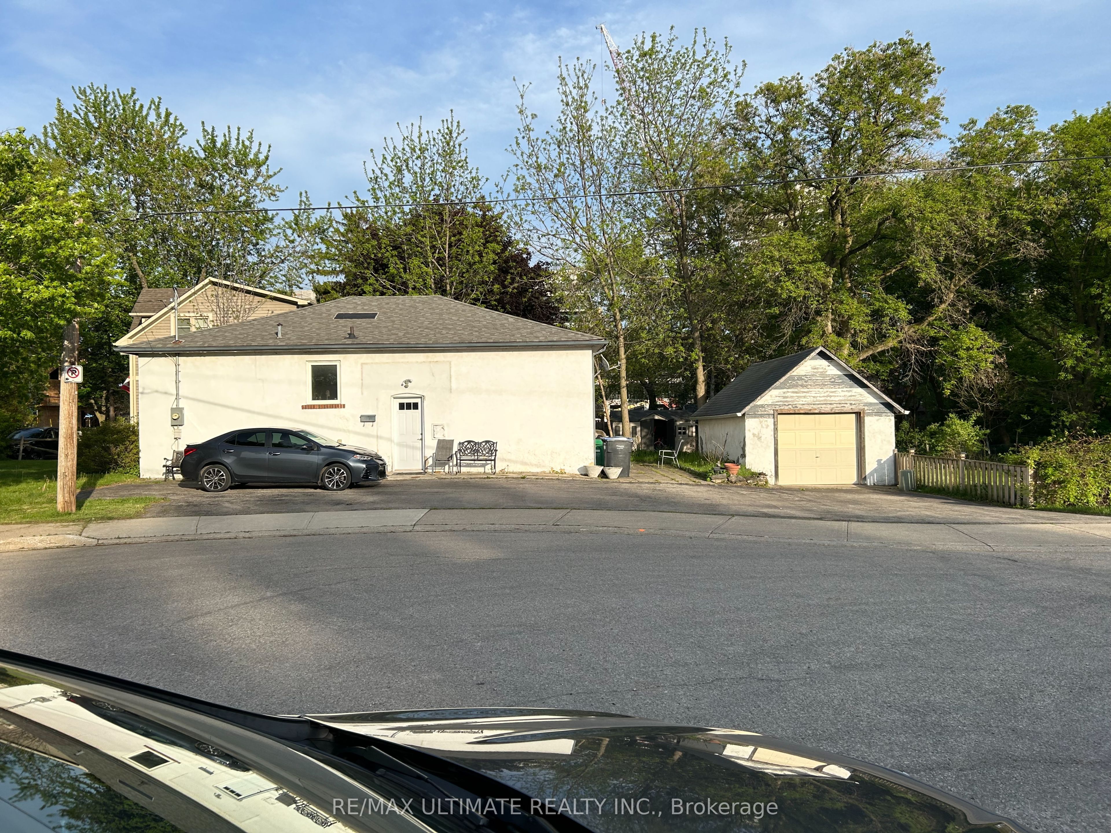 1076 Dixie Road