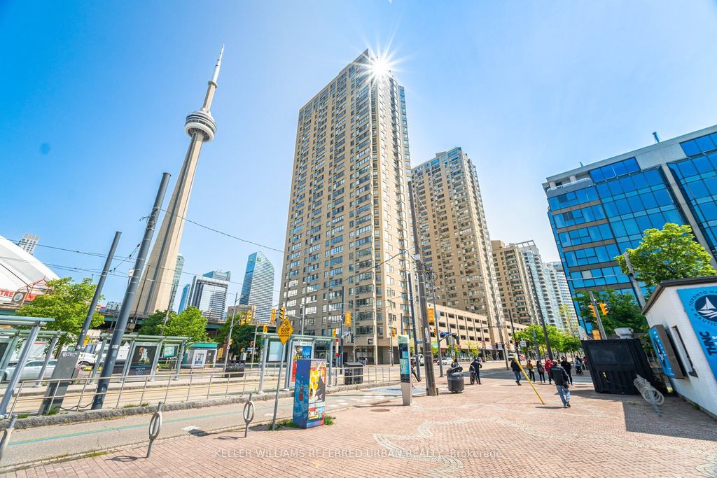 Photo of 270 Queens Quay N/A W #2008, Toronto, ON M5J 2N4 (MLS # C12377152)