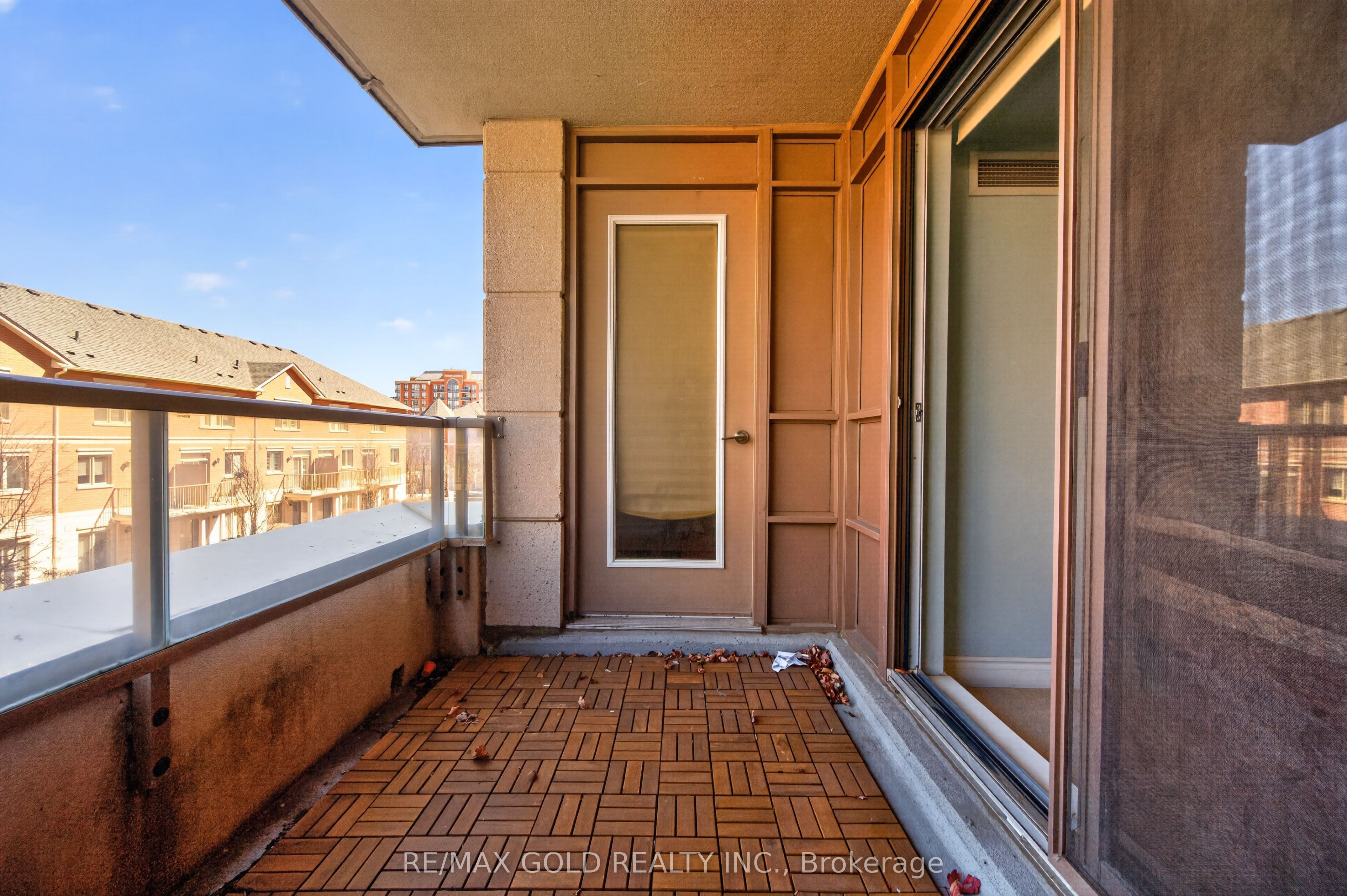 37 Galleria Parkway 319