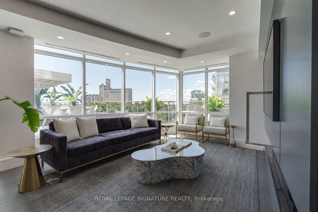 Photo of 500 Queens Quay W #602E, Toronto, ON M5V 3K8 (MLS # C13732722)