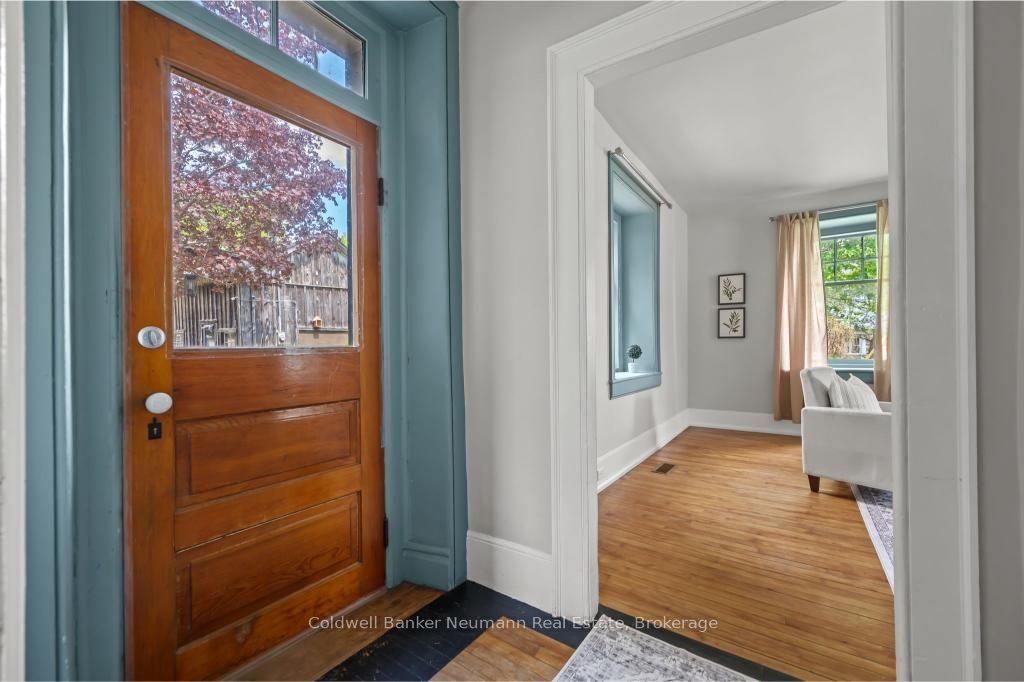 Photo of 52 Brock Road S, Puslinch, ON N0B 2J0 (MLS # X13015262)