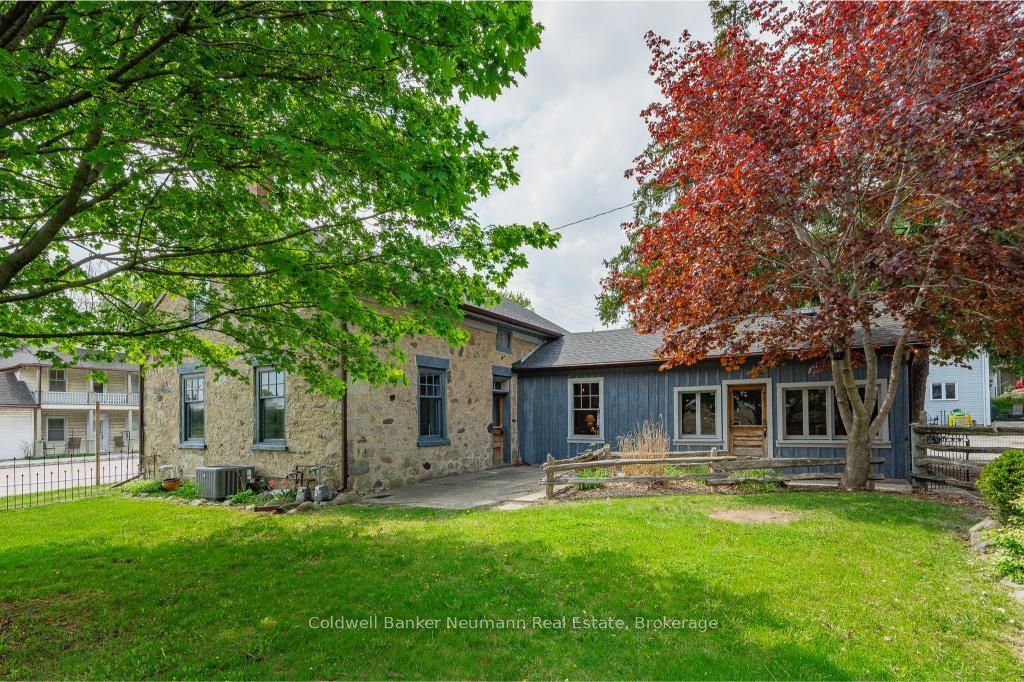 Photo of 52 Brock Road S, Puslinch, ON N0B 2J0 (MLS # X13015262)