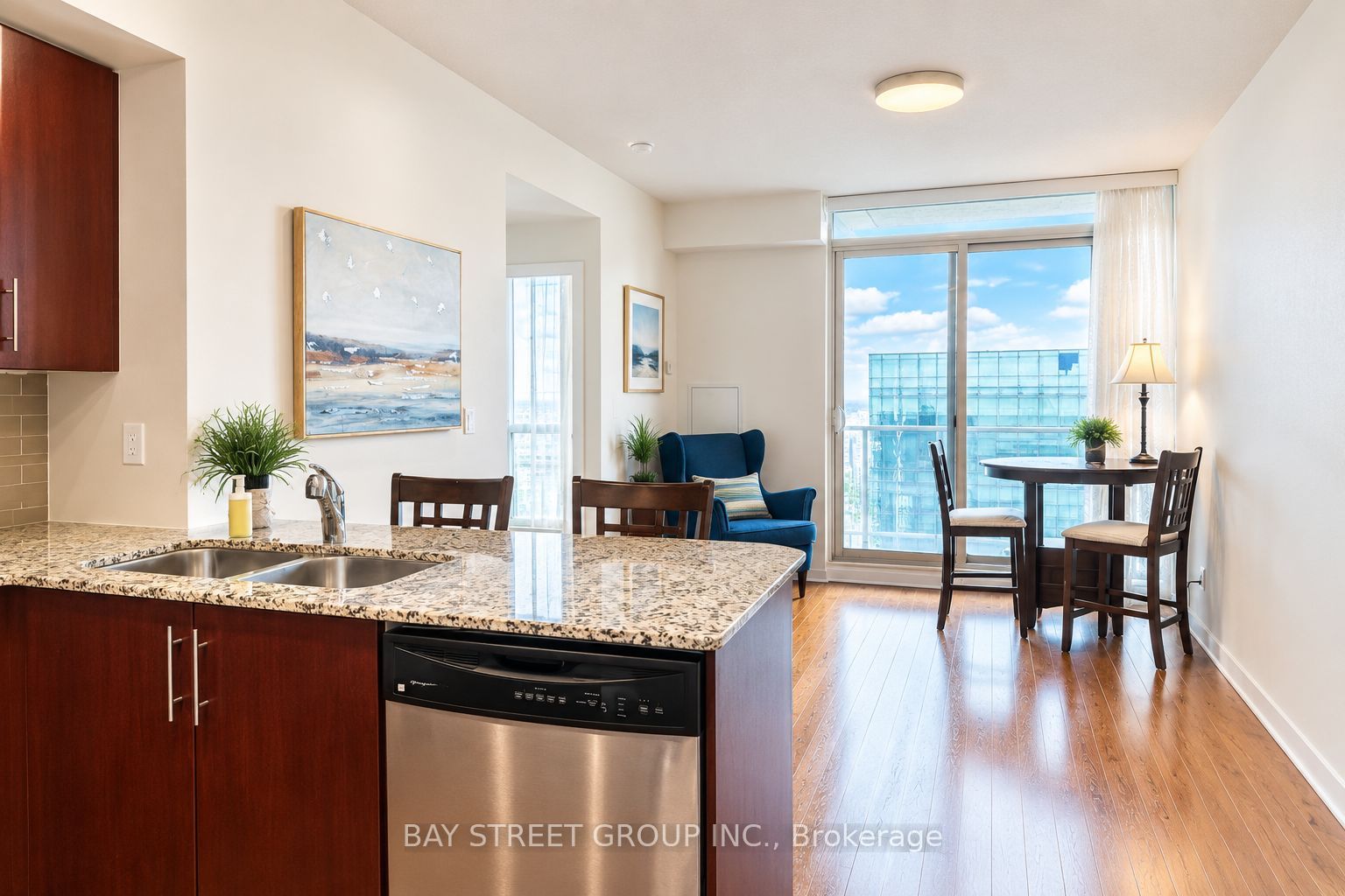 65 Bremner Boulevard 4602
