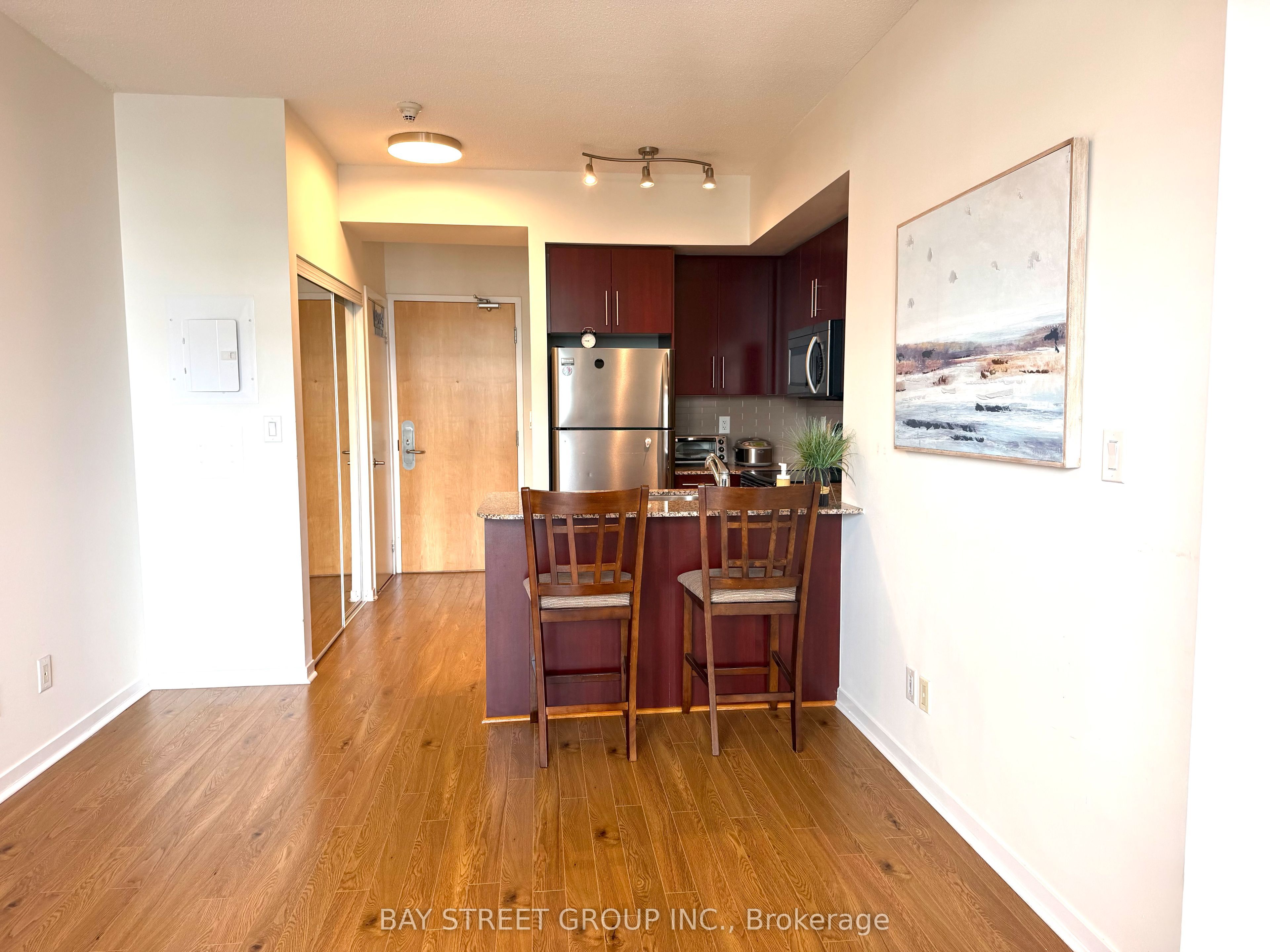 65 Bremner Boulevard 4602