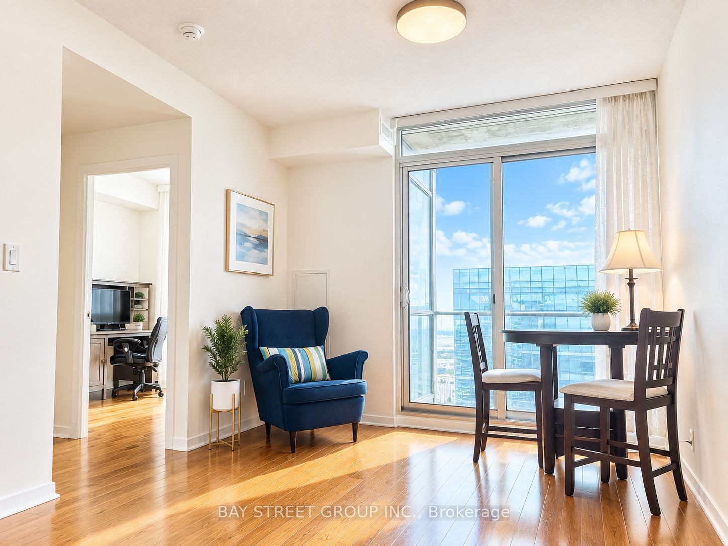 65 Bremner Boulevard 4602