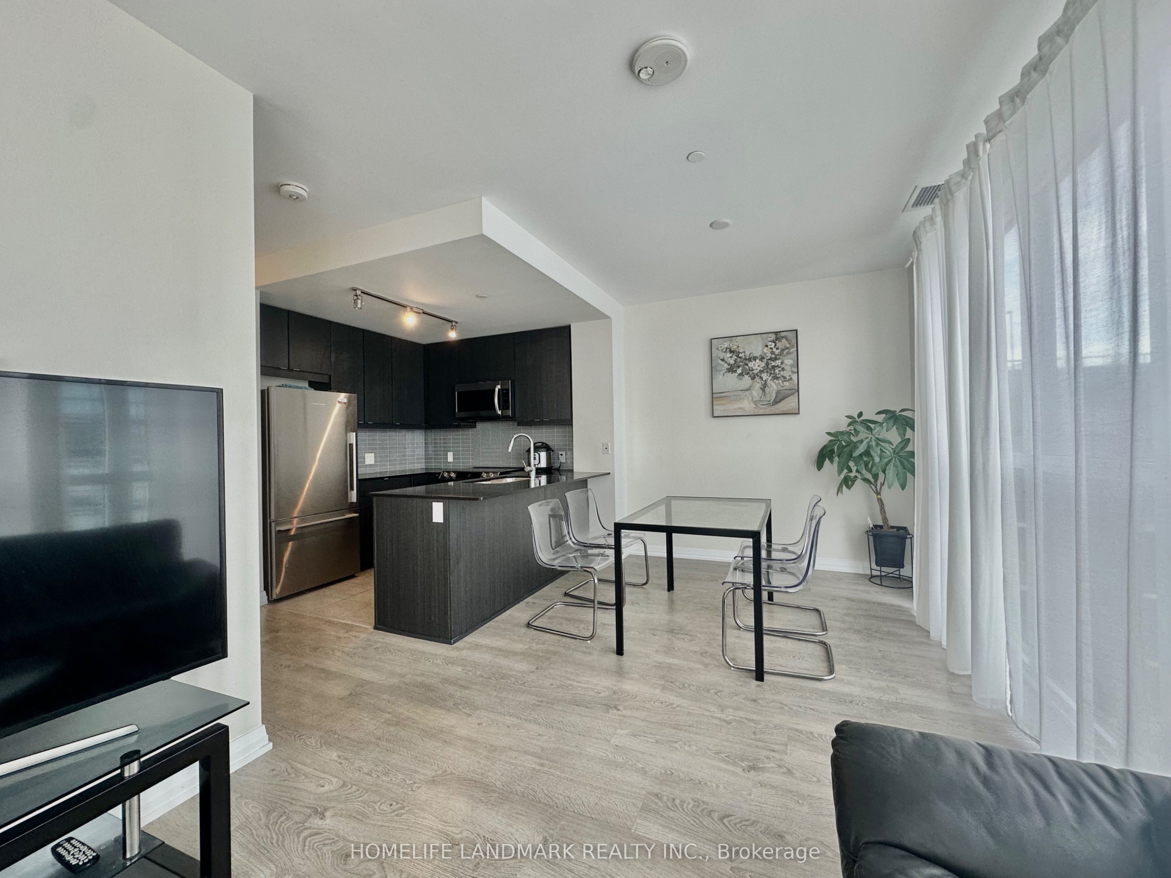 50 Thomas Riley Road 802