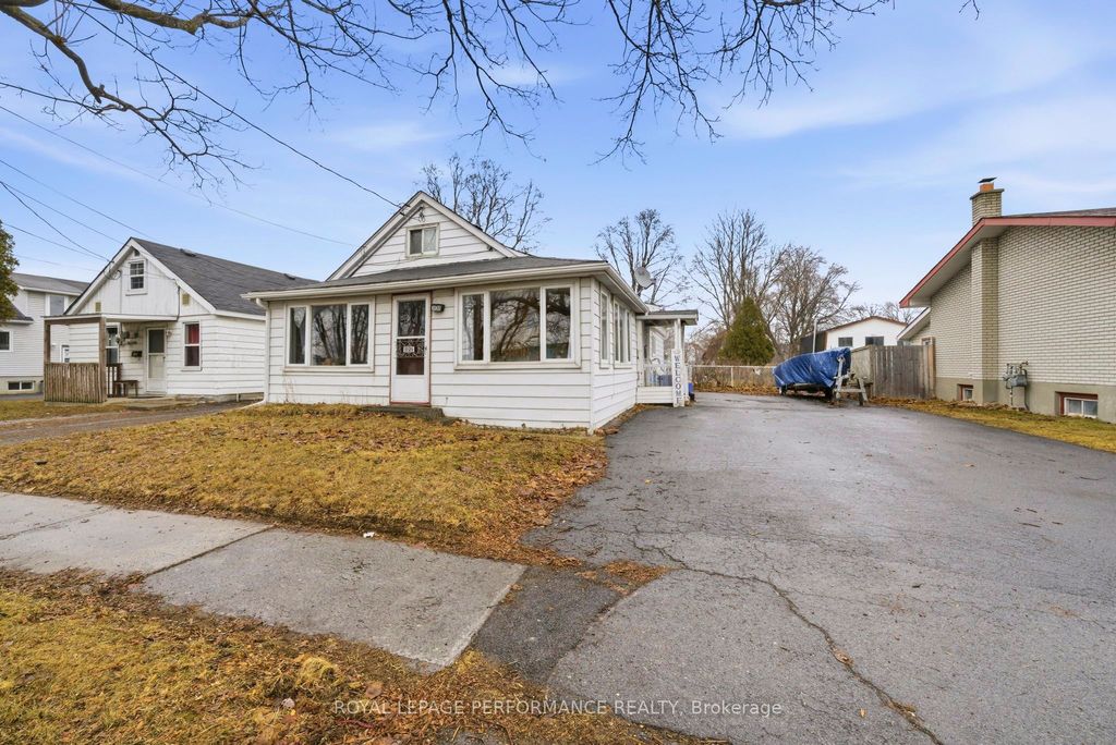 Photo of 1121 Hebert Street, Cornwall, ON K6J 5A8 (MLS # X12949046)
