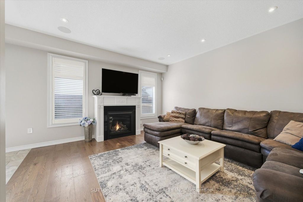 Photo of 88 Roy Nichols Drive, Clarington, ON L1E 0H6 (MLS # E12458096)