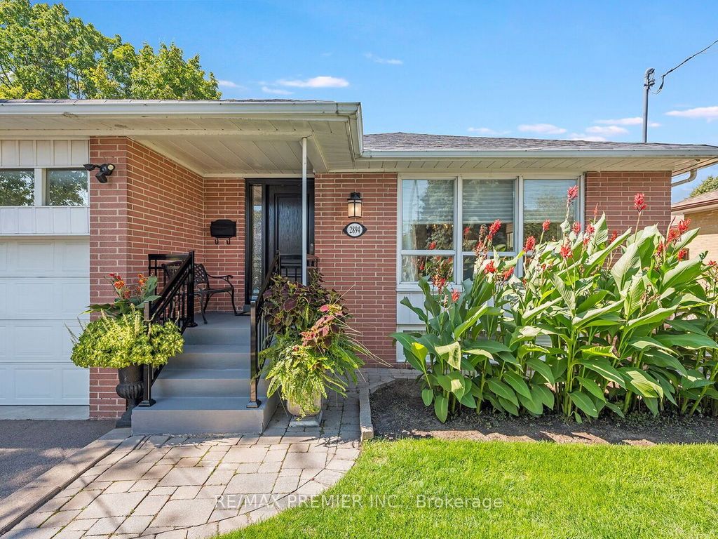Photo of 2894 Weston Road, Toronto, ON M9M 2S5 (MLS # W12383495)