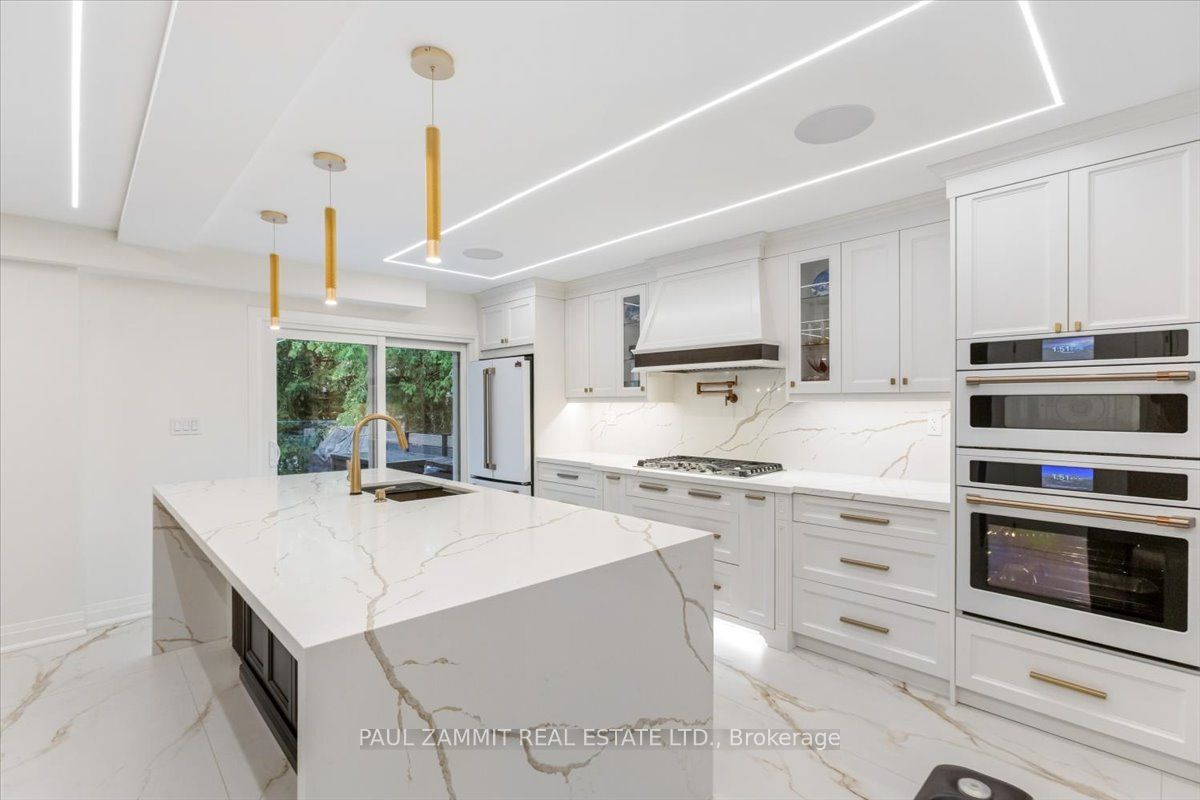 16 Pine Knoll Gate