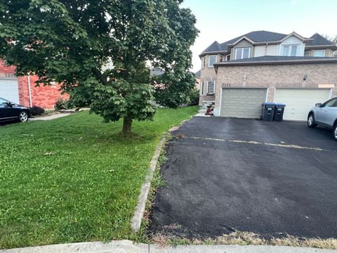 3242 Tortola Court Mississauga ON L5N 7C4