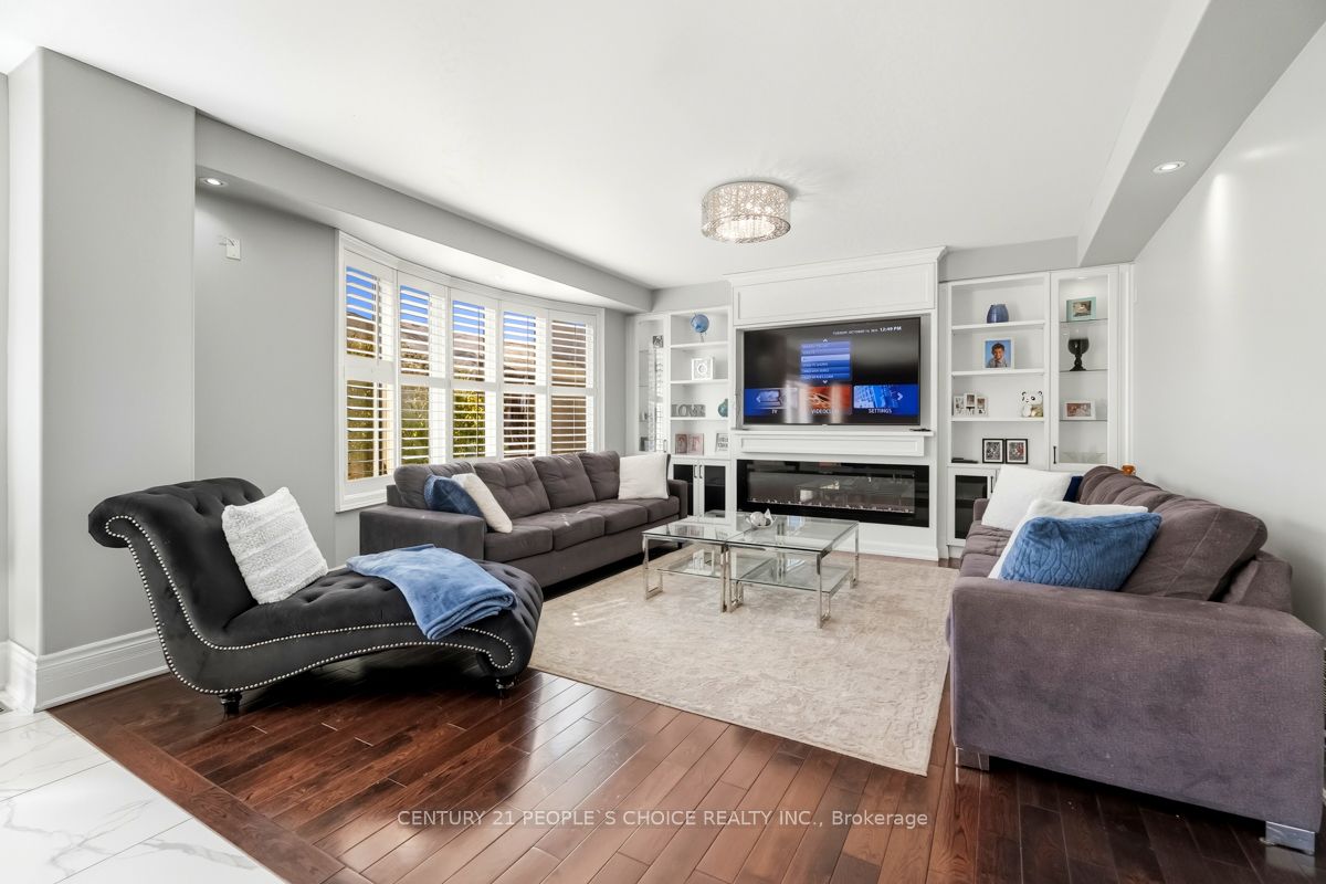 318 Laundon Terrace