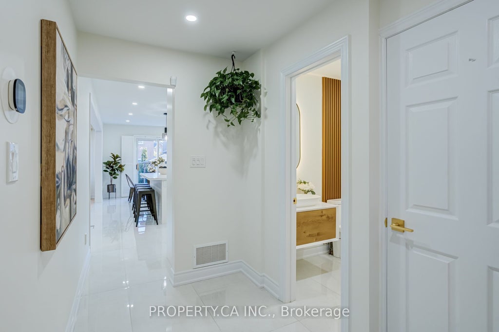 Photo of 131 Giotto Crescent, Vaughan, ON L6A 3N7 (MLS # N14120712)