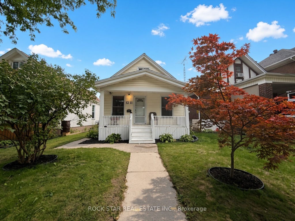 Photo of 1211 Lincoln Road, Windsor, ON N8Y 2H9 (MLS # X13749396)