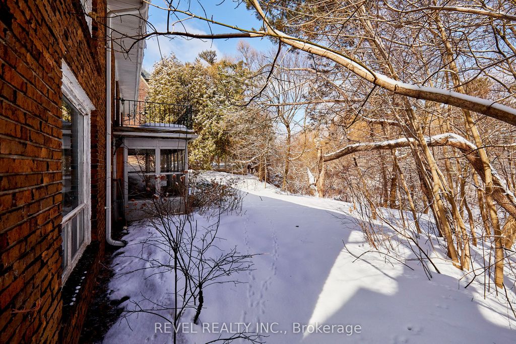 Photo of 124 Forest Heights Boulevard, Toronto, ON M2L 2K8 (MLS # C12836894)
