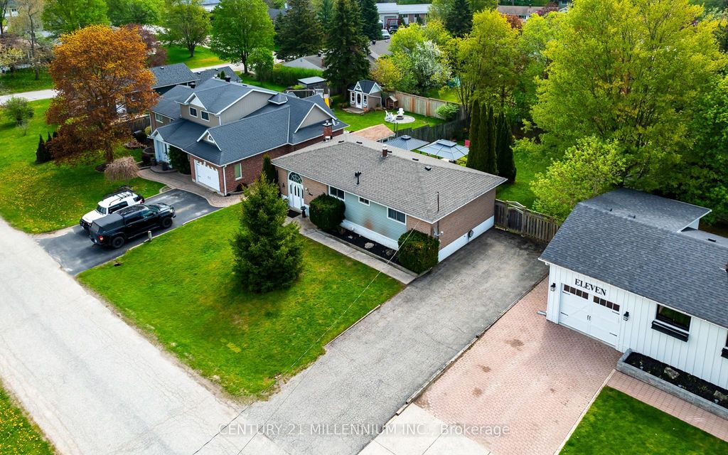 Photo of 13 Ellen Crescent, Erin, ON N0B 1Z0 (MLS # X13158896)