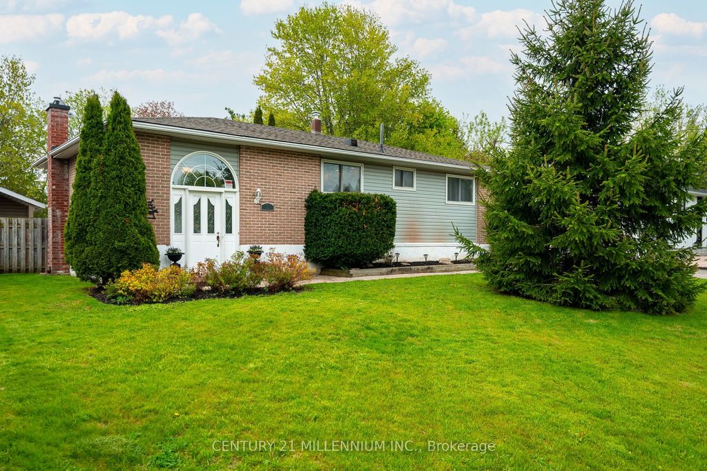 Photo of 13 Ellen Crescent, Erin, ON N0B 1Z0 (MLS # X13158896)