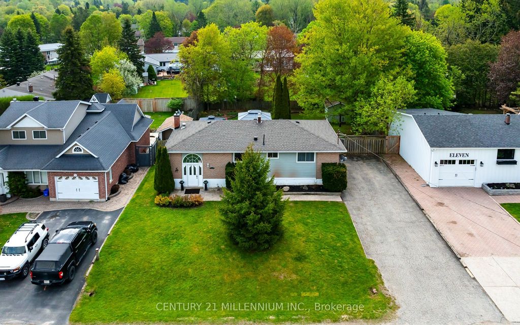 Photo of 13 Ellen Crescent, Erin, ON N0B 1Z0 (MLS # X13158896)
