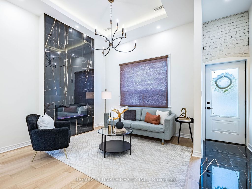 Photo of 918 Ossington Avenue, Toronto, ON M6G 3V1 (MLS # W12853176)