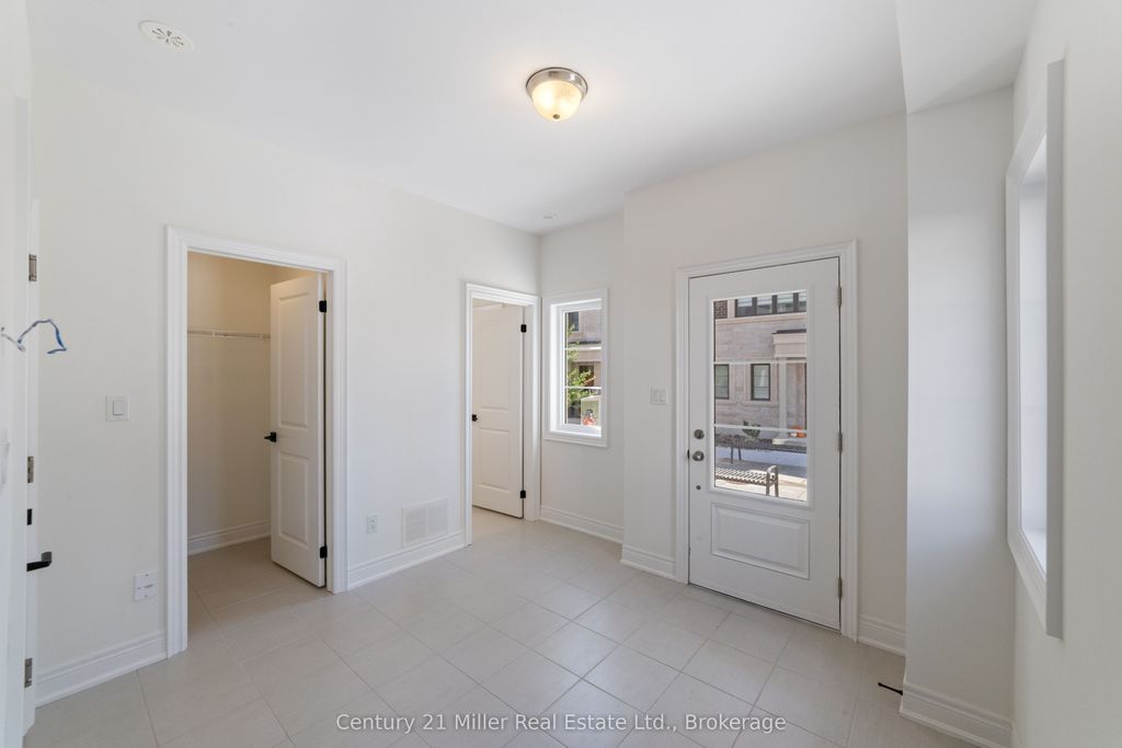 Photo of 260 Melody Common #36, Oakville, ON L6H 8A5 (MLS # W12649202)