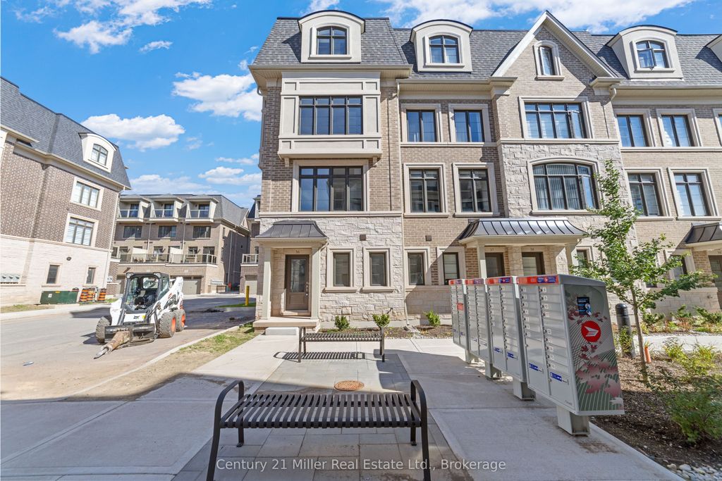 Photo of 260 Melody Common #36, Oakville, ON L6H 8A5 (MLS # W12649202)