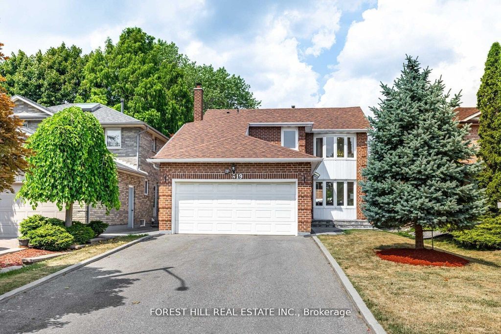 Photo of 19 Eleanor Circle, Richmond Hill, ON L4C 6K6 (MLS # N12456466)