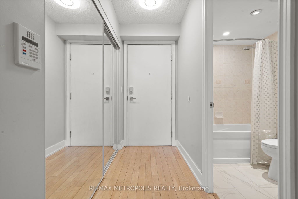 Photo of 250 Wellington Street W #836, Toronto, ON M5V 2V4 (MLS # C13774466)