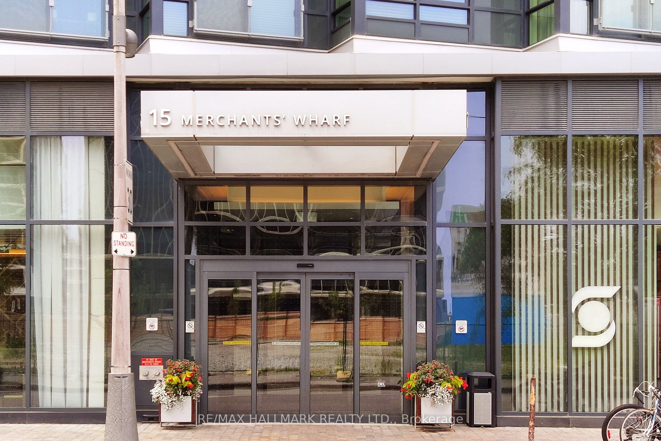 15 Merchants' Wharf N/A 544