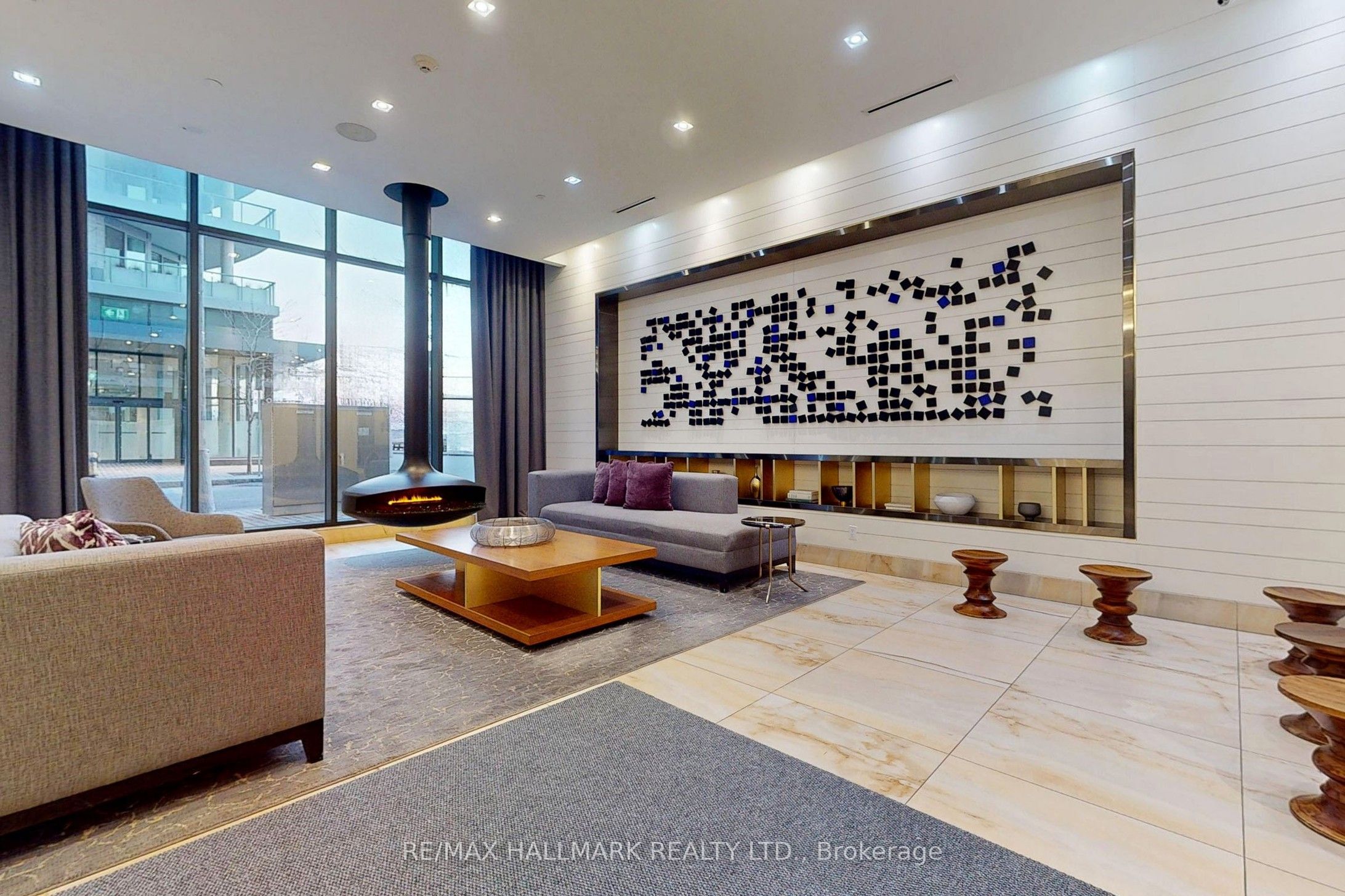 15 Merchants' Wharf N/A 544