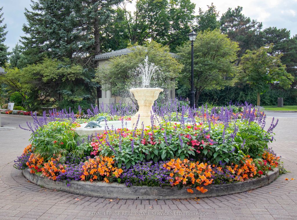 Photo of 215 The Donway West N/A #612, Toronto, ON M3B 3P5 (MLS # C12598868)