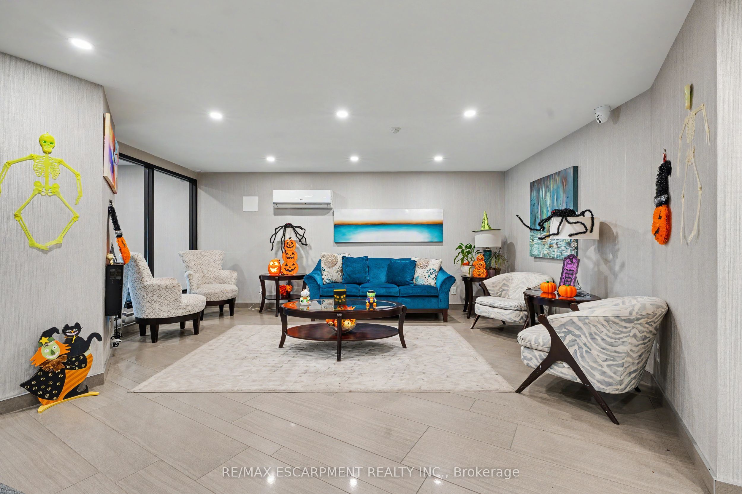 700 DYNES Road 614