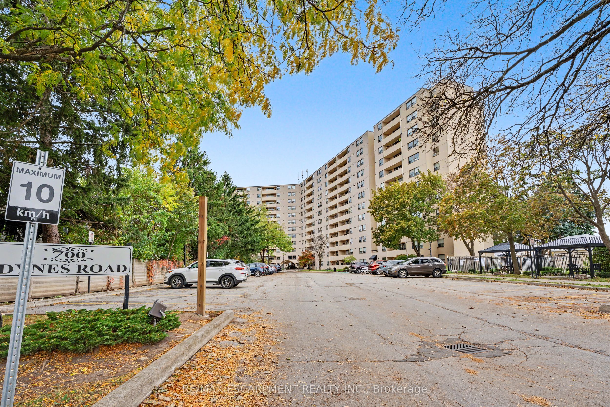 700 DYNES Road 614