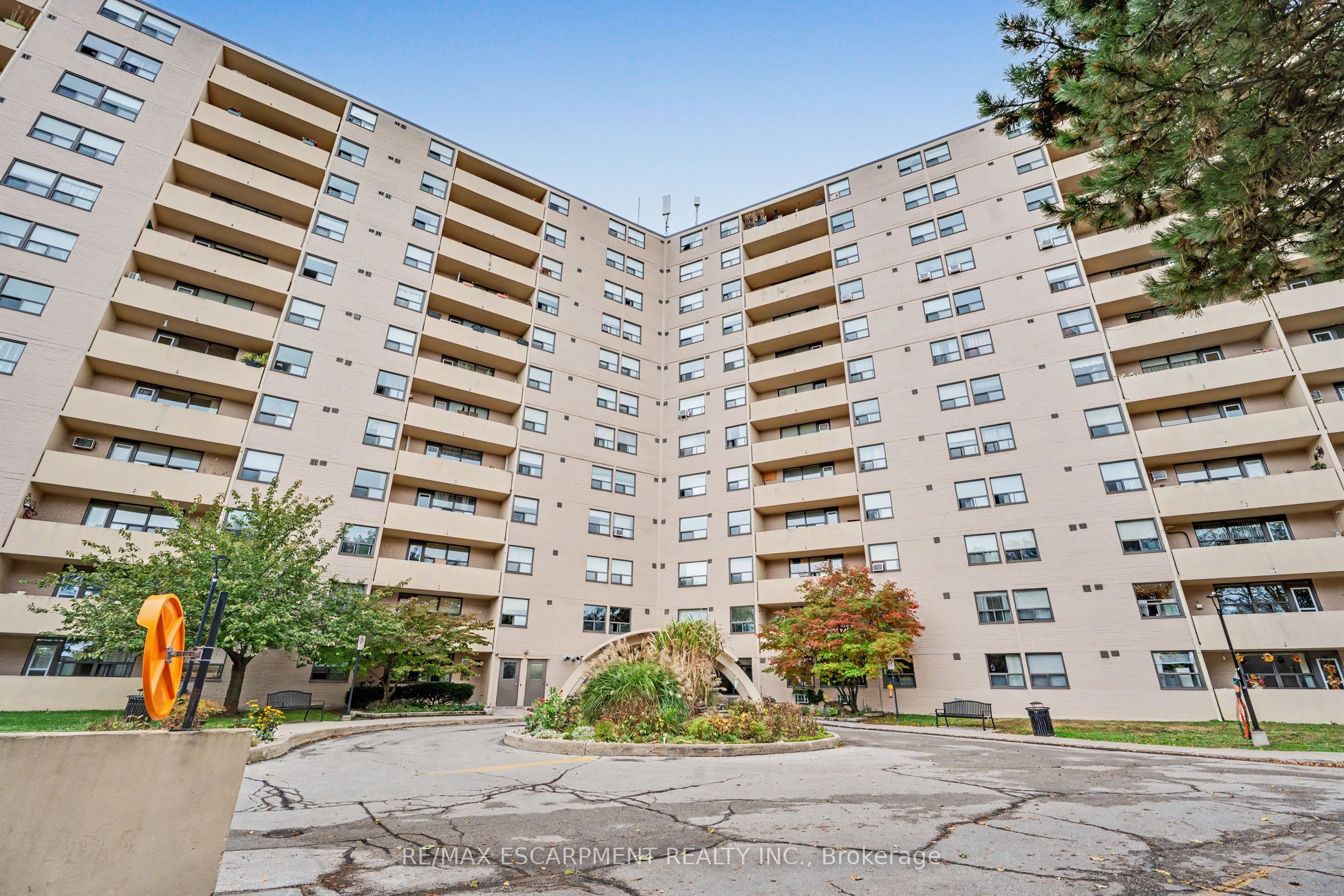 700 DYNES Road 614