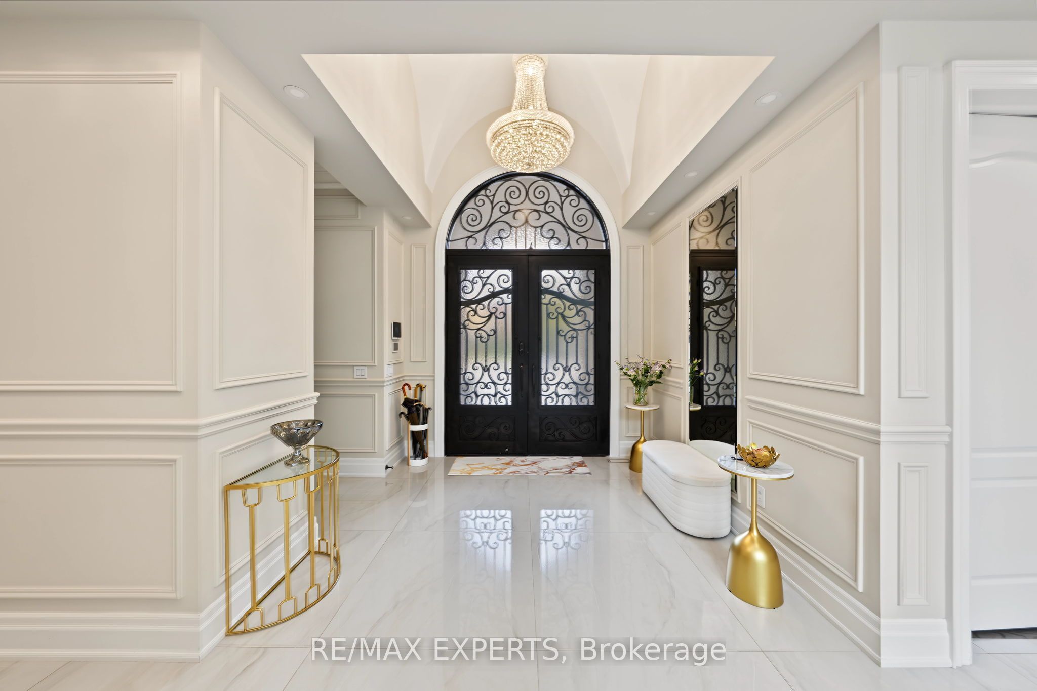 33 Highland Creek Court