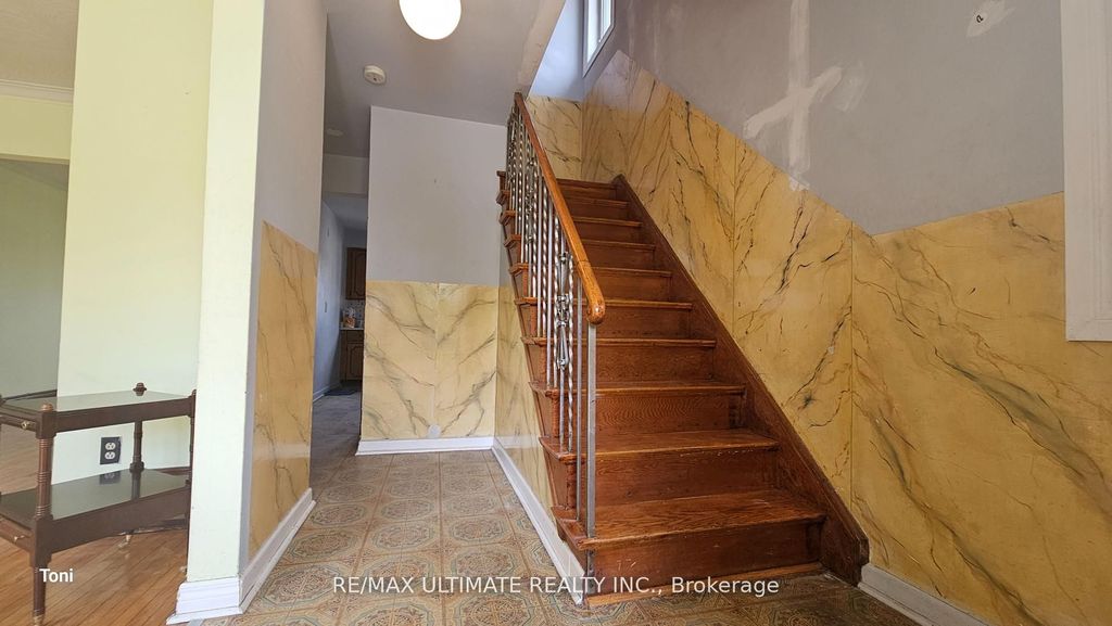 Photo of 300 Earlscourt Avenue, Toronto, ON M6E 4B8 (MLS # W12390886)