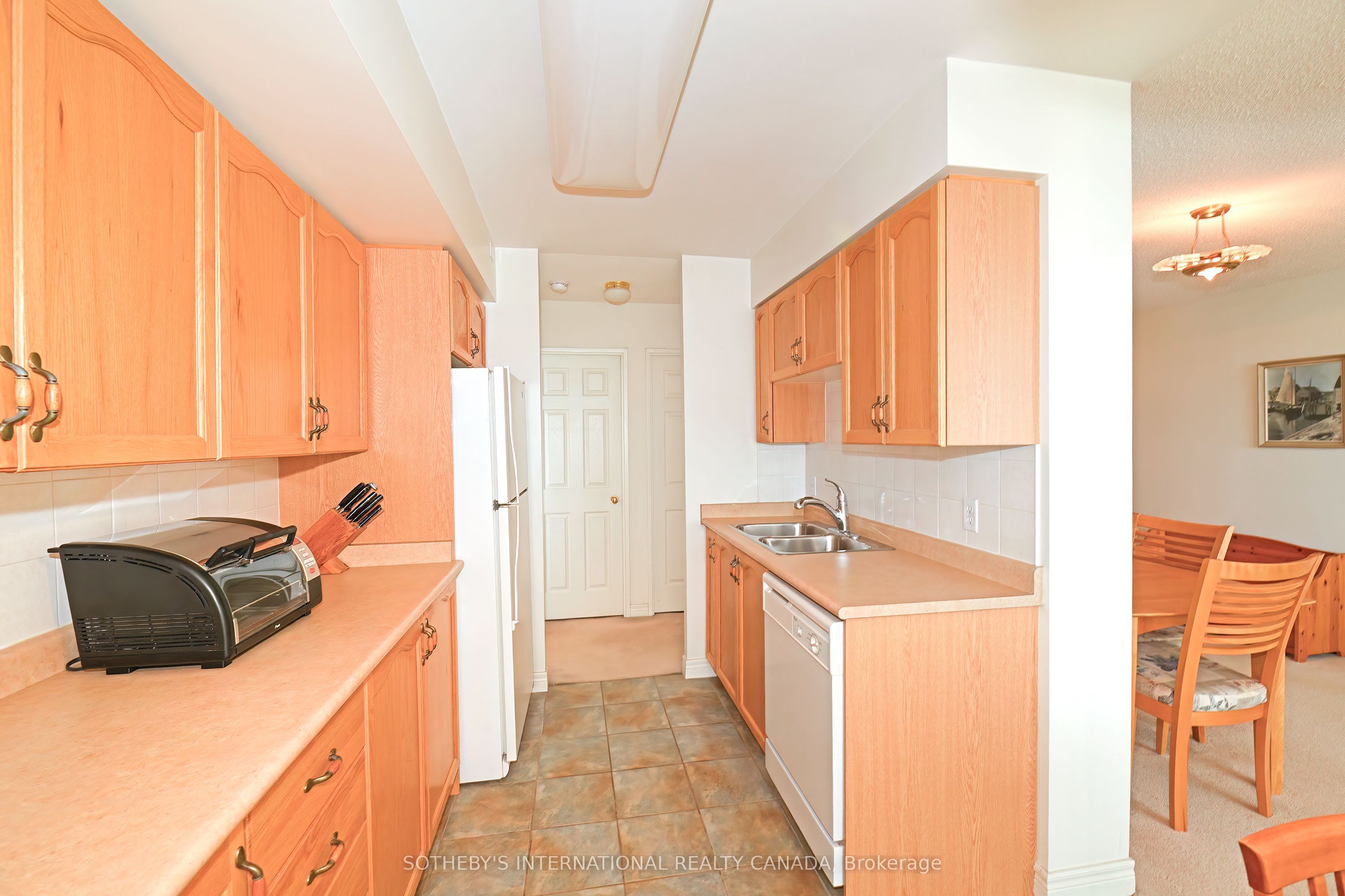 35 Merton Street 1605