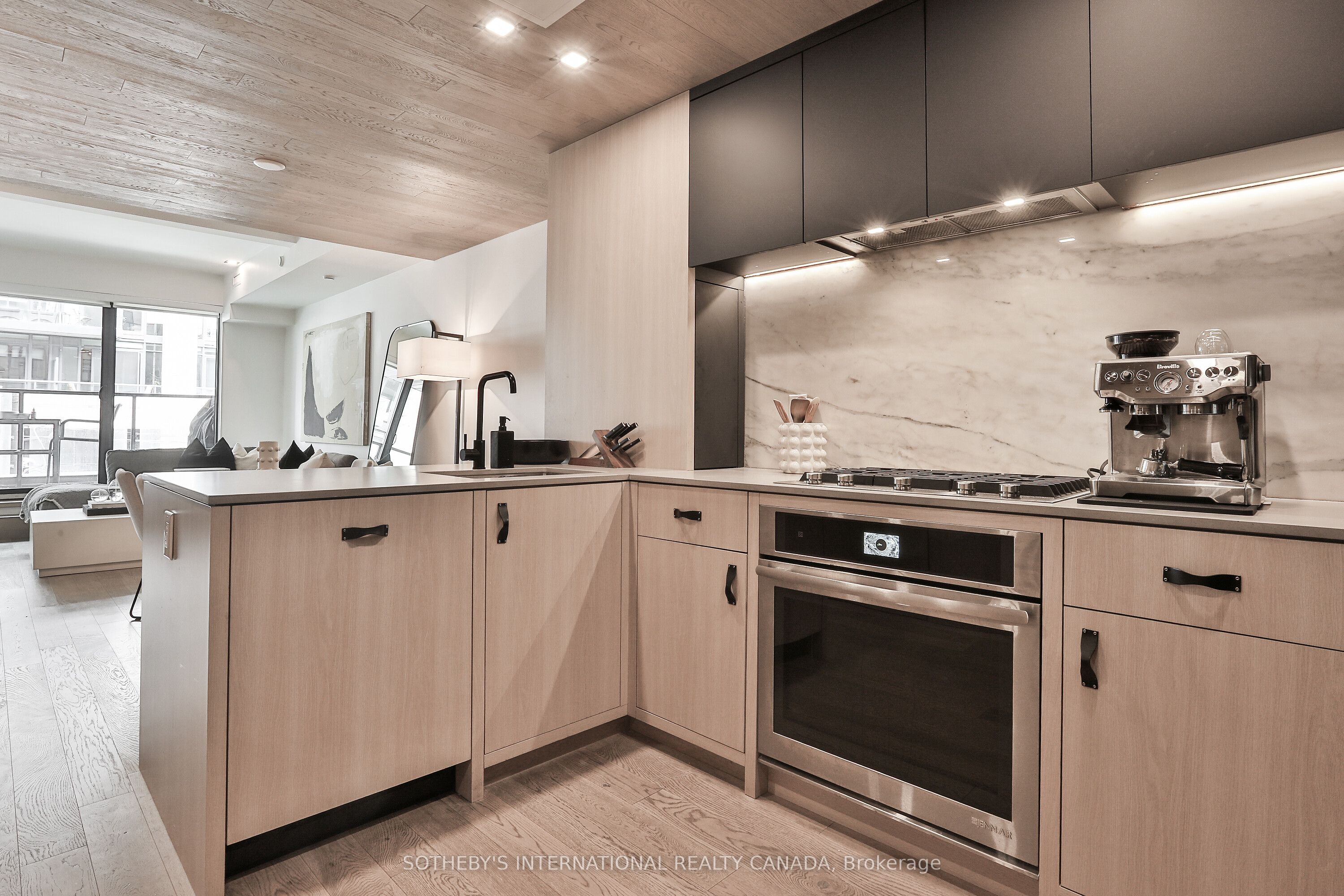 45 Dovercourt Road 302
