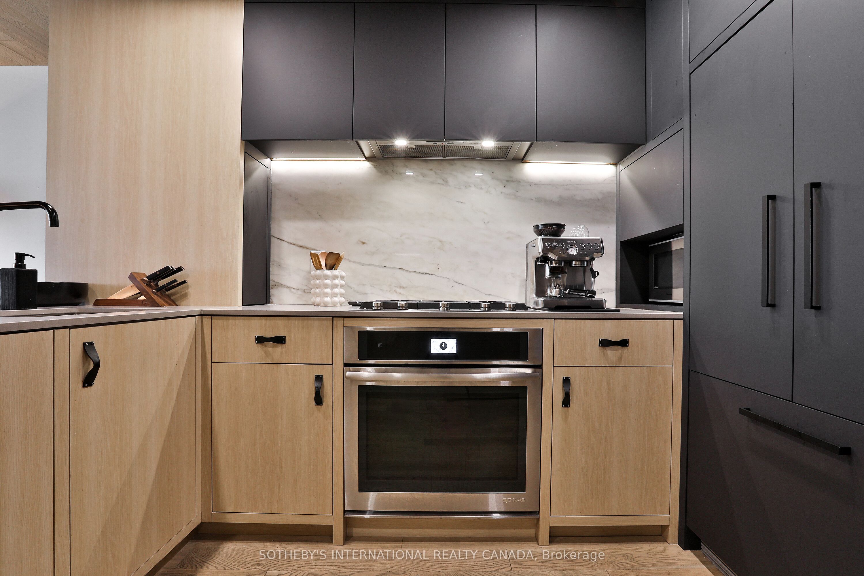 45 Dovercourt Road 302