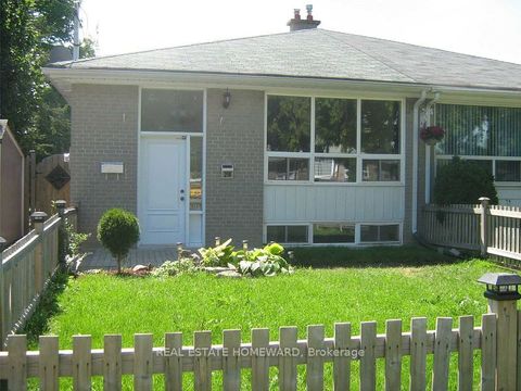 218 Alsace Road Main Richmond Hill ON L4C 2W8