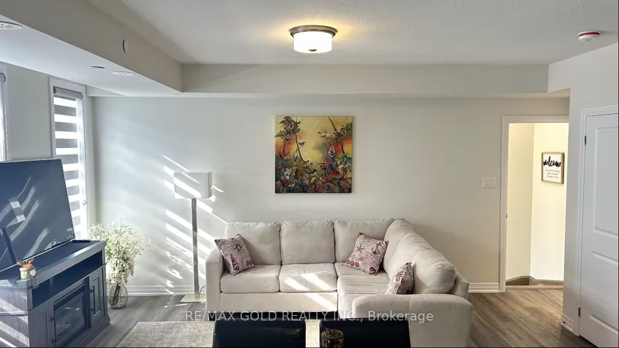 35 Fieldridge Crescent 36