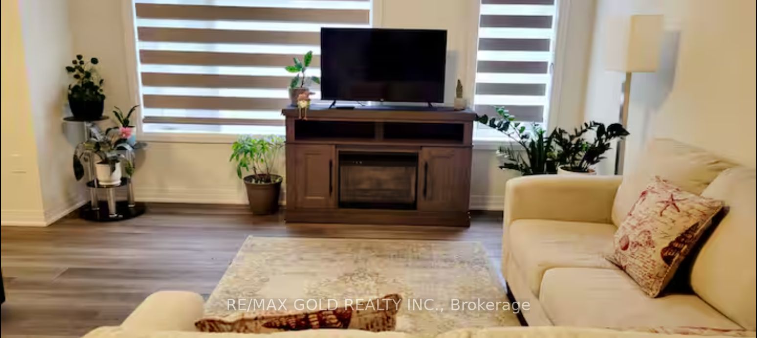 35 Fieldridge Crescent 36