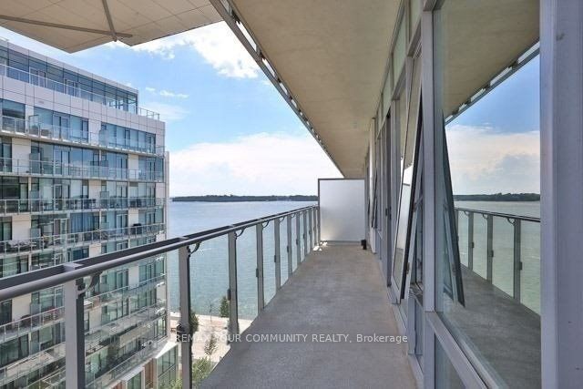29 Queens Quay E 918
