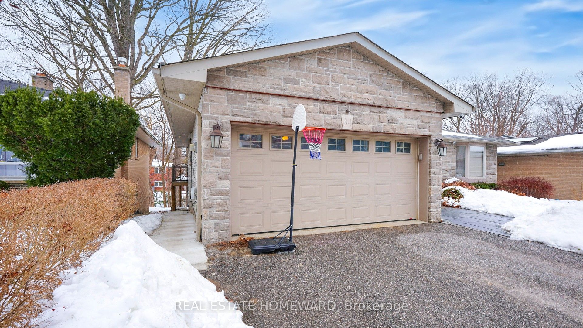 34 Delair Crescent Main