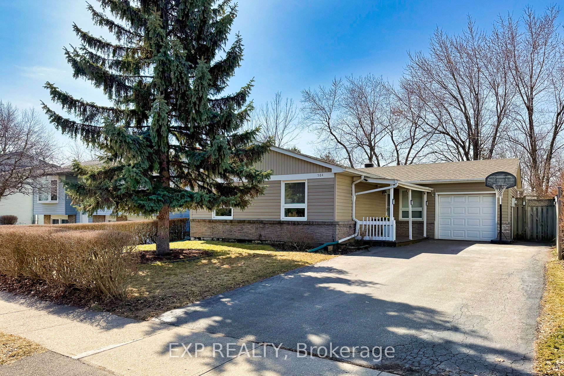 584 Elliott Crescent
