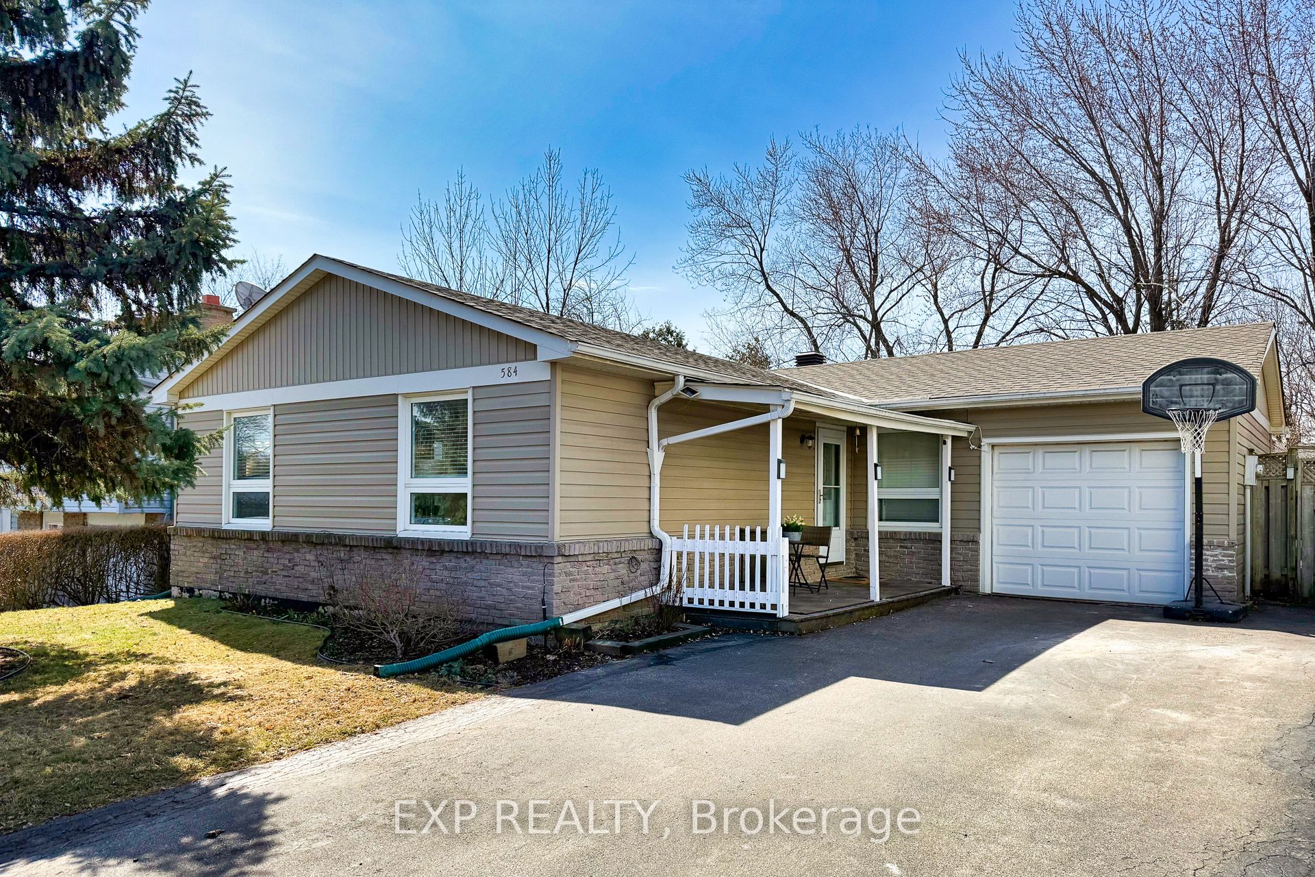 584 Elliott Crescent